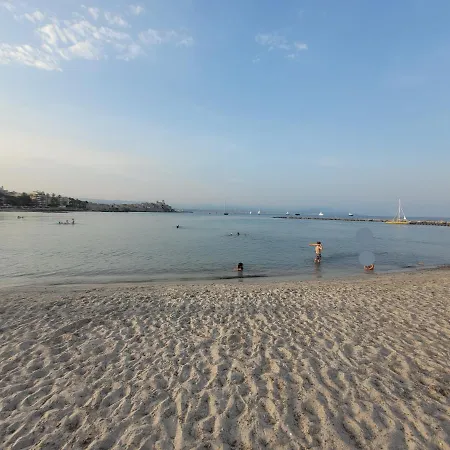 La Desiree - De Villa, 68m2, 8 Personnes Max, Climatise, 4 Etoiles, 120m2 De Jardin Et Parking, Wifi, Vu Antibes
