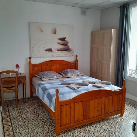 La Desiree - De Villa, 68m2, 8 Personnes Max, Climatise, 4 Etoiles, 120m2 De Jardin Et Parking, Wifi, Vu Ferienhaus *